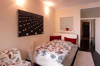 Art Hotel Royal คาร์ลสรูเฮอ ภายนอก รูปภาพ